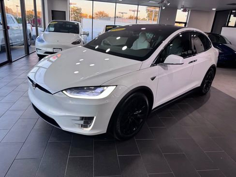 Used 2016 Tesla Model X 90D image 2