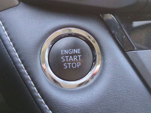 Used 2018 Toyota RAV4 Limited image 39