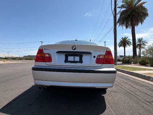 Used 2005 BMW 325xi Sedan AWD/4WD image 2