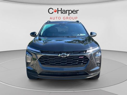 Used 2024 Chevrolet Trax RS w/ Sunroof Package FWD image 8