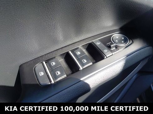 Certified 2025 Kia Soul LX image 18