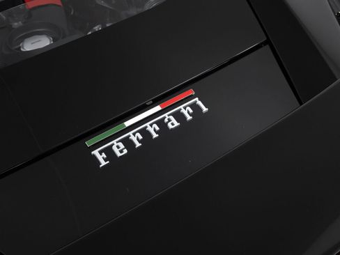 Used 2022 Ferrari F8 Tributo RWD image 19