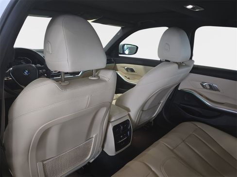 Used 2021 BMW 330i Sedan w/ Convenience Package image 11