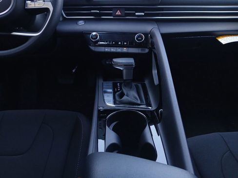 New 2026 Hyundai Elantra Hybrid FWD image 11