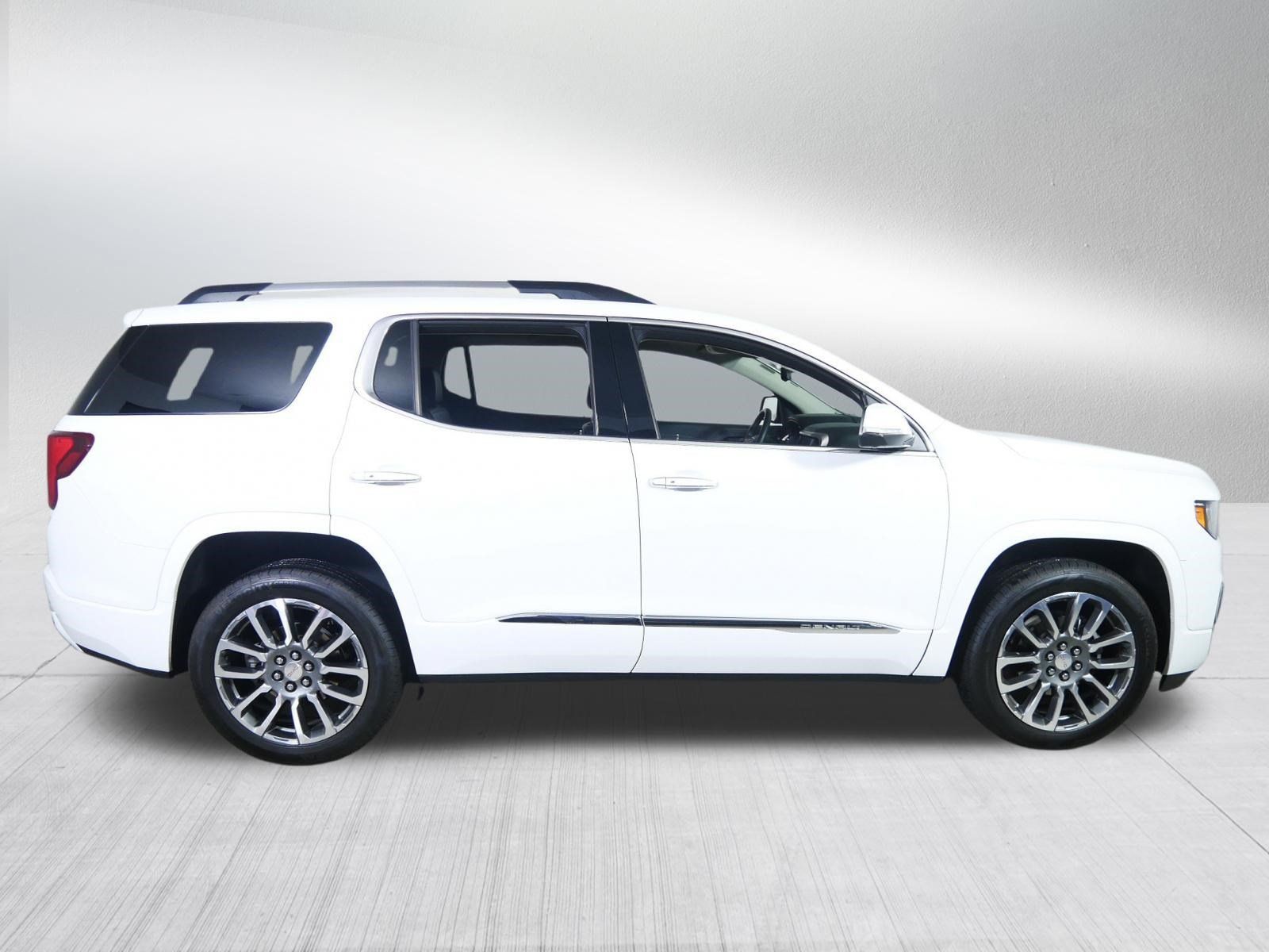 Used 2023 GMC Acadia Denali w/ Denali Ultimate Package AWD/4WD image 8