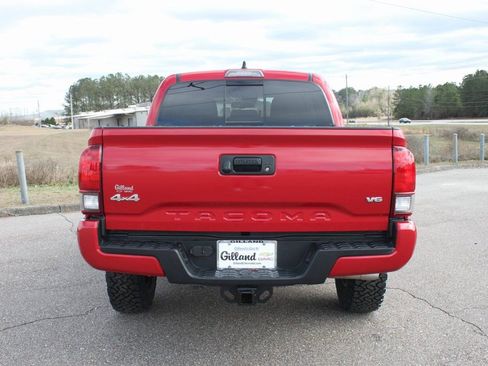 Used 2023 Toyota Tacoma SR5 w/ Technology Package image 18
