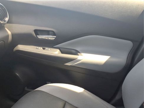 Used 2023 Nissan Kicks SR w/ SR Premium Package FWD image 27