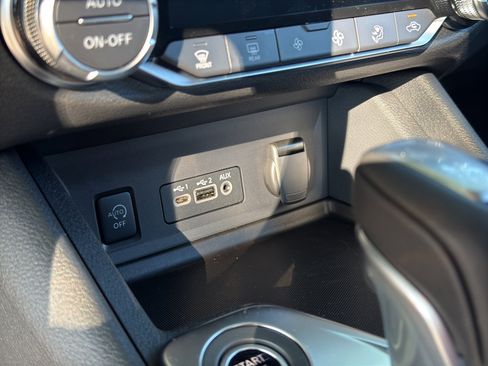 New 2025 Nissan Sentra SR image 27