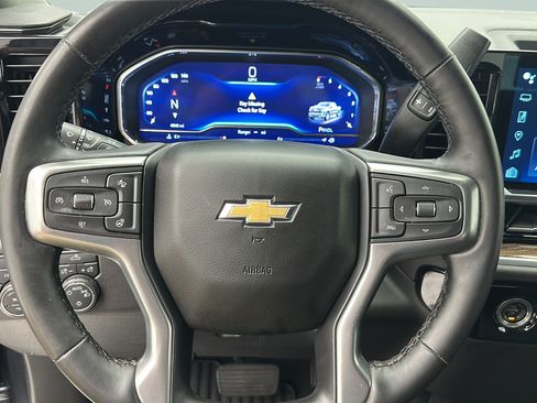 Used 2024 Chevrolet Silverado 1500 LT AWD/4WD image 18