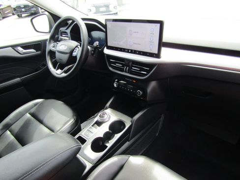 Used 2023 Ford Escape Platinum AWD/4WD image 30