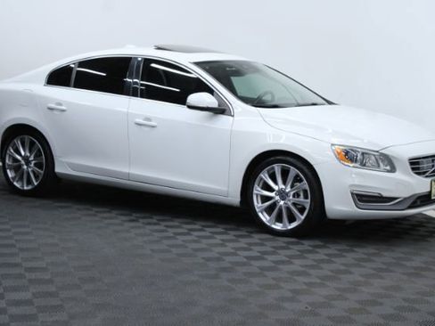 Used 2016 Volvo S60 T5 Inscription Platinum image 1
