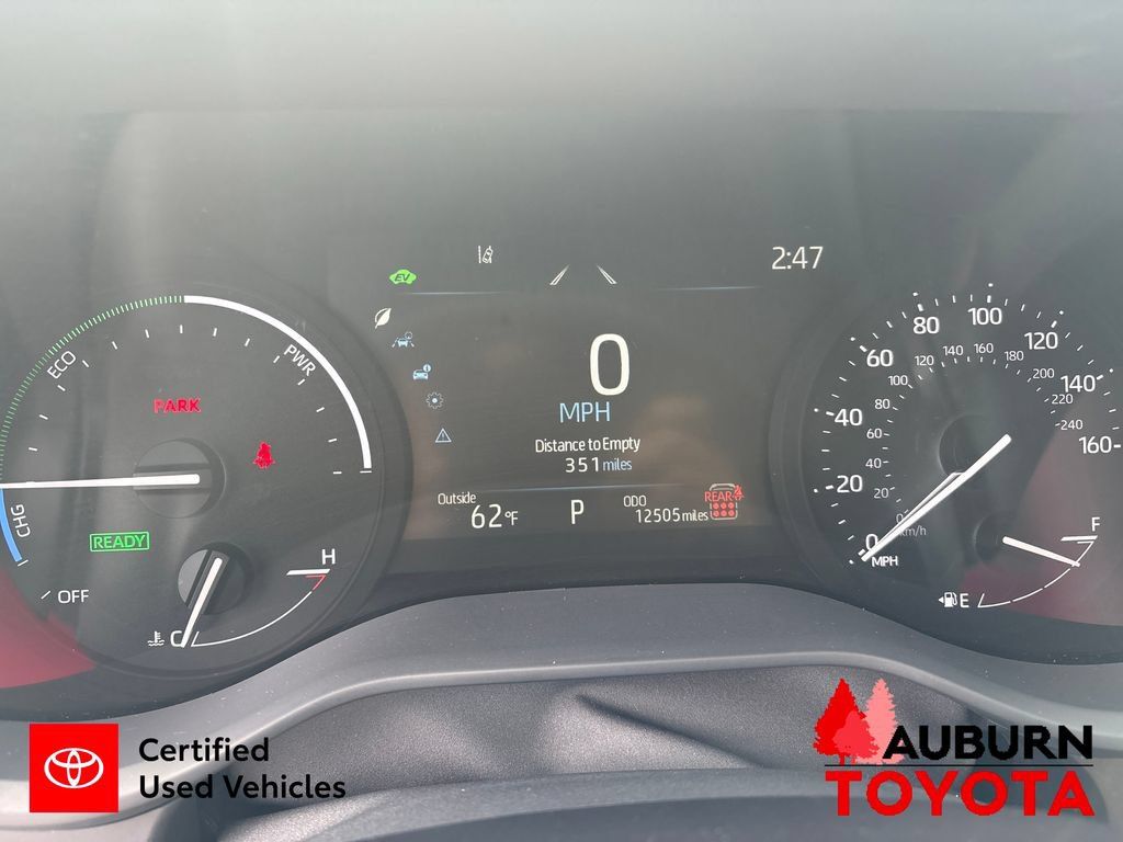 Certified 2025 Toyota Sienna LE FWD image 22