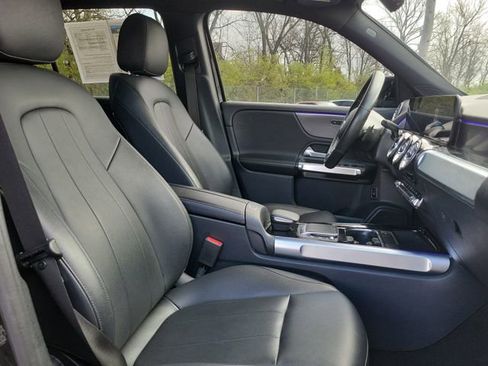 Used 2022 Mercedes-Benz GLB 250 4MATIC image 28