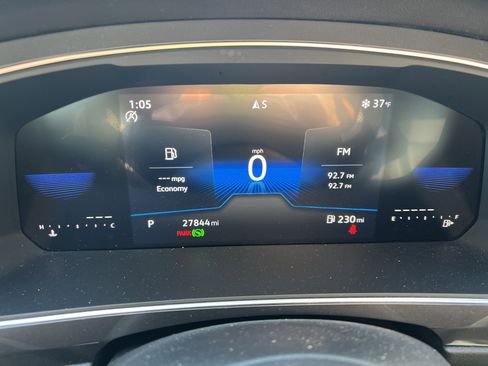 Used 2023 Volkswagen Tiguan SE R-Line image 20