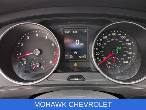 Used 2021 Volkswagen Tiguan SE FWD image 12