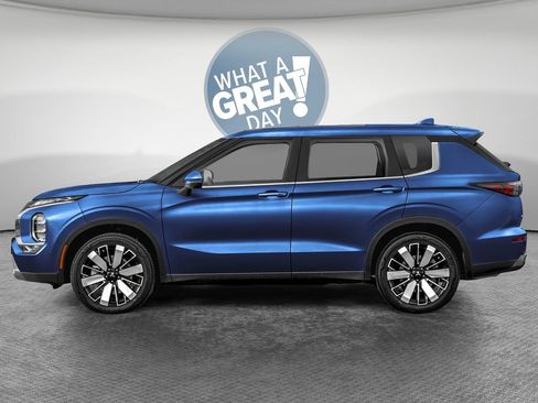 Used 2026 Mitsubishi Outlander SE FWD image 3