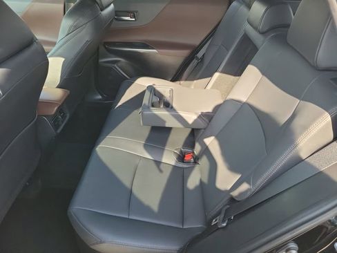 Used 2023 Toyota Venza XLE AWD/4WD image 25