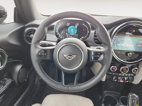 Used 2024 MINI Cooper 2-Door Hardtop w/ Signature Upholstery Package image 12