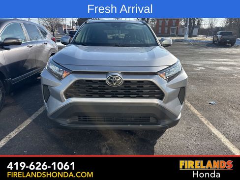 Used 2020 Toyota RAV4 LE image 9