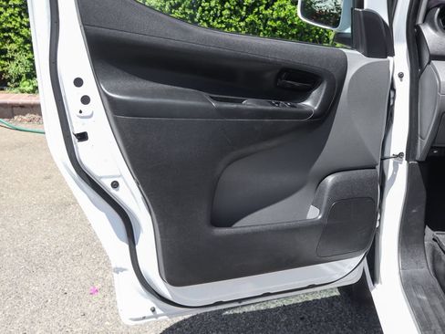 Used 2020 Nissan NV200 SV w/ Sliding Glass Door Package FWD image 20