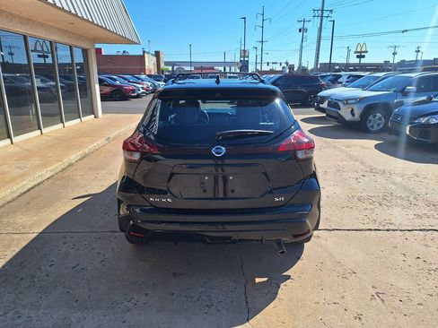 Used 2021 Nissan Kicks SR w/ SR Premium Package image 7