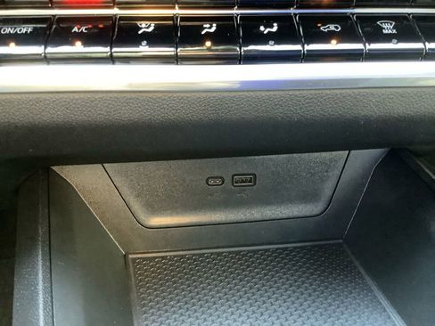 Used 2025 Chevrolet Equinox LT w/ Convenience Package II image 27