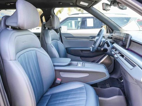 Certified 2024 Kia EV9 GT-Line AWD/4WD image 16