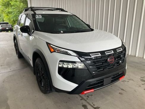 Used 2025 Nissan Rogue SV AWD/4WD image 25