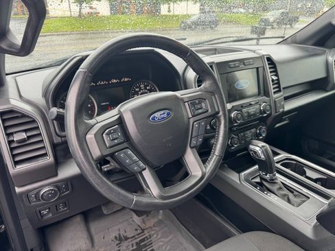 Used 2018 Ford F150 XLT w/ Equipment Group 302A Luxury AWD/4WD image 9
