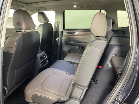 New 2026 Volkswagen Atlas SEL image 4