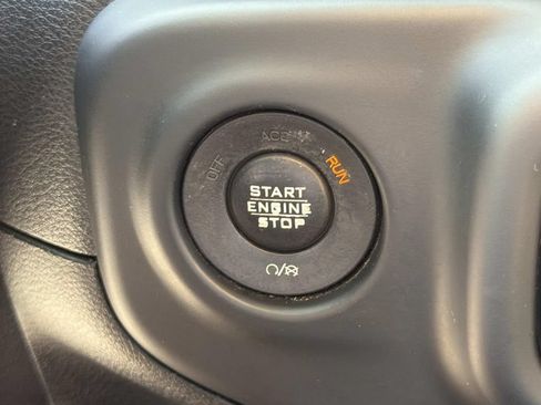 Used 2019 Jeep Wrangler Sport AWD/4WD image 27