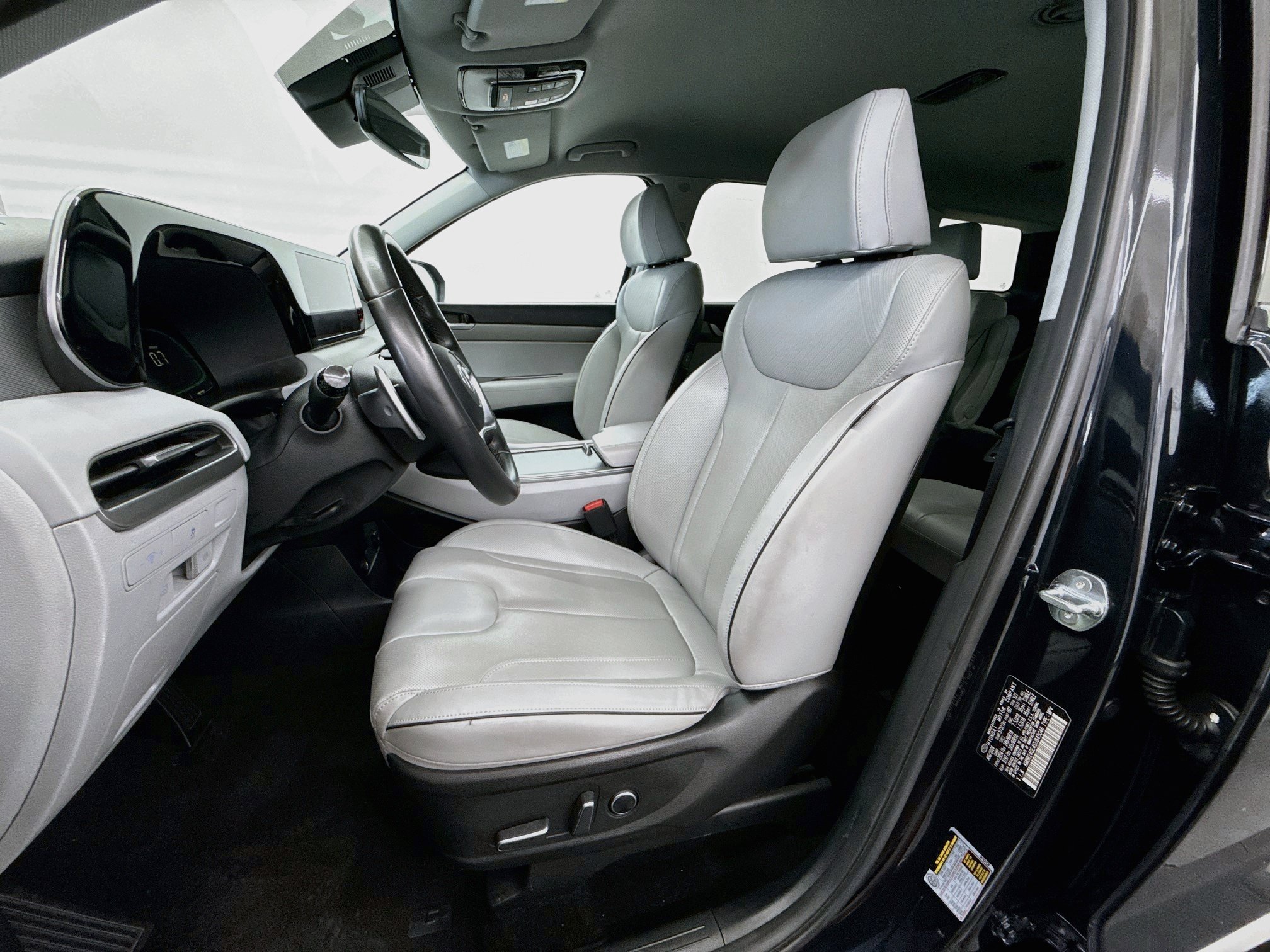 Used 2025 Hyundai Palisade SEL FWD image 13