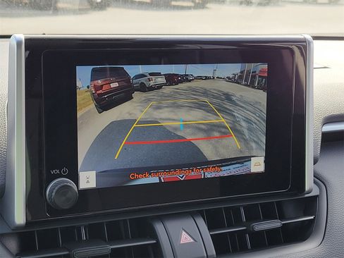 Used 2025 Toyota RAV4 LE image 27