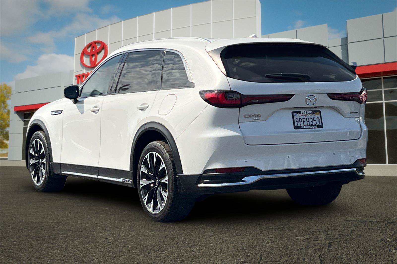 Used 2024 MAZDA CX-90 Plug-In Hybrid w/ Premium Pkg AWD/4WD image 5