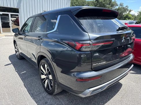 Used 2025 Mitsubishi Outlander AWD image 11