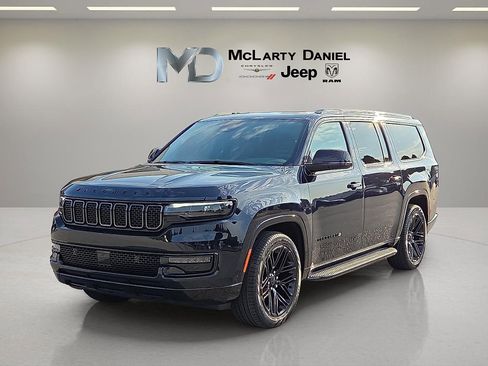 New 2025 Jeep Wagoneer L Series II w/ Premium Group I AWD/4WD image 2