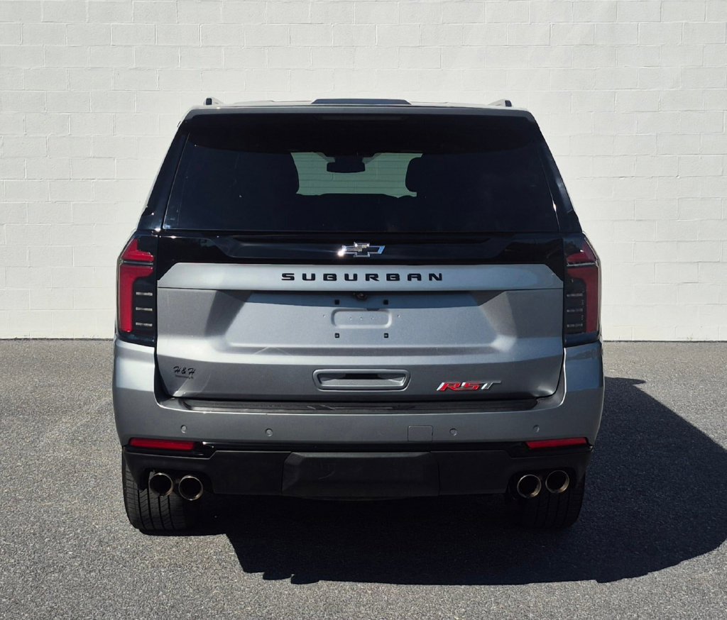Used 2026 Chevrolet Suburban RST w/ Sun And Tow Package AWD/4WD image 18