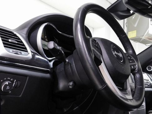 Used 2016 Jeep Grand Cherokee Overland w/ Advanced Technology Group image 37