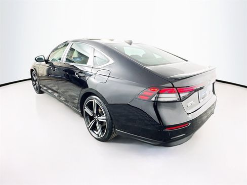 Used 2023 Honda Accord Sport image 4