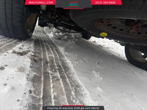 Used 2014 Cadillac Escalade Luxury image 32