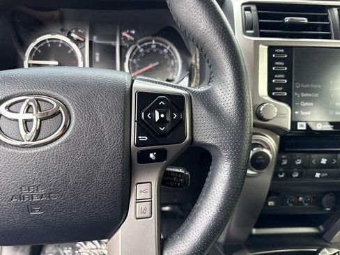 Used 2022 Toyota 4Runner Limited AWD/4WD image 30