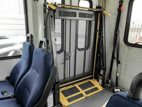 Used 2014 Ford E-350 and Econoline 350 Super Duty image 37