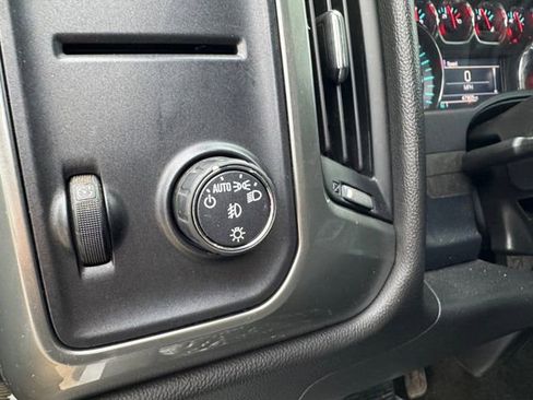 Used 2018 Chevrolet Silverado 1500 LT w/ LT Eassist Package image 6