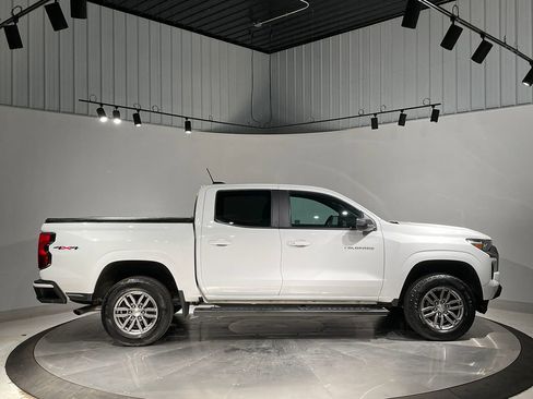 Used 2023 Chevrolet Colorado LT w/ LT Convenience Package II image 10