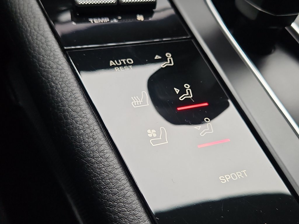 Certified 2026 Porsche Macan AWD/4WD image 22