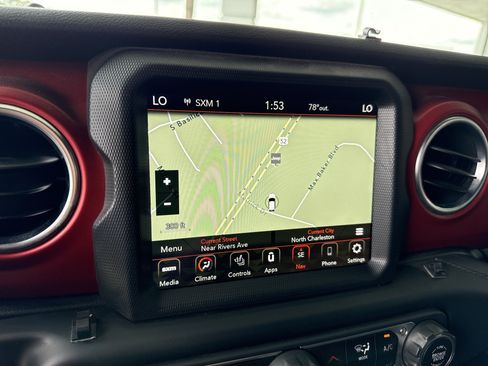 Used 2023 Jeep Gladiator Rubicon w/ Cold Weather Group AWD/4WD image 23