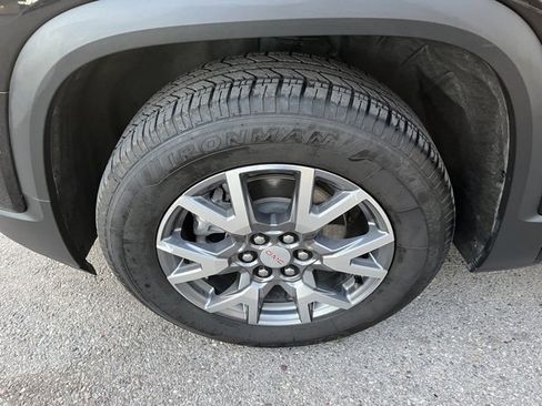 Used 2023 GMC Acadia SLT image 19