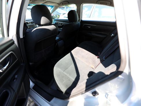 Used 2015 Nissan Altima 2.5 S w/ Special Edition Package image 9