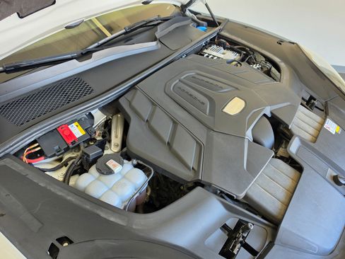 Used 2022 Porsche Cayenne Coupe AWD/4WD image 47