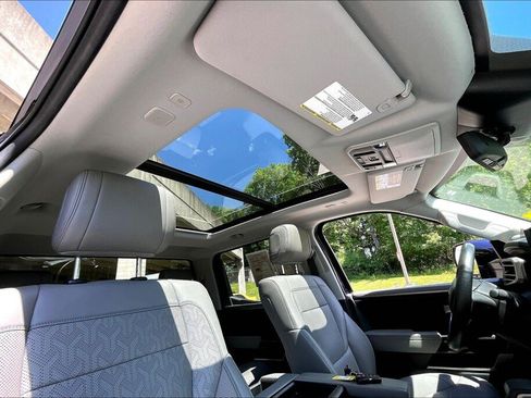 Used 2022 Toyota Tundra Limited AWD/4WD image 12